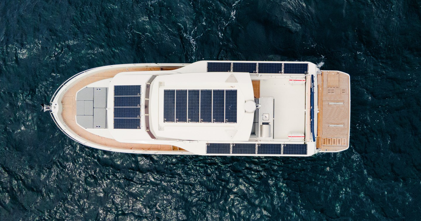 Beneteau-Swift-Trawler-54-Review-overhead