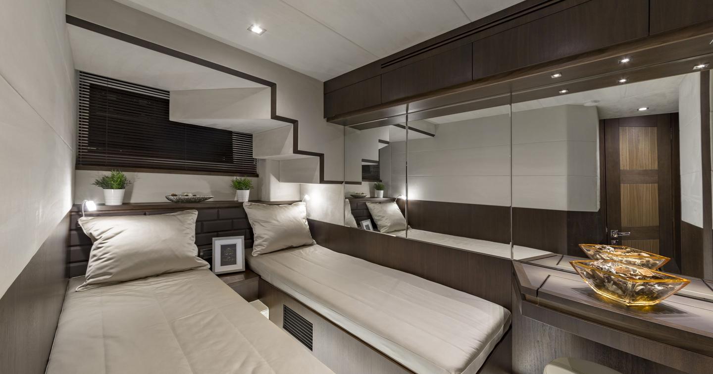 Galeon-640-Fly-twin-cabin