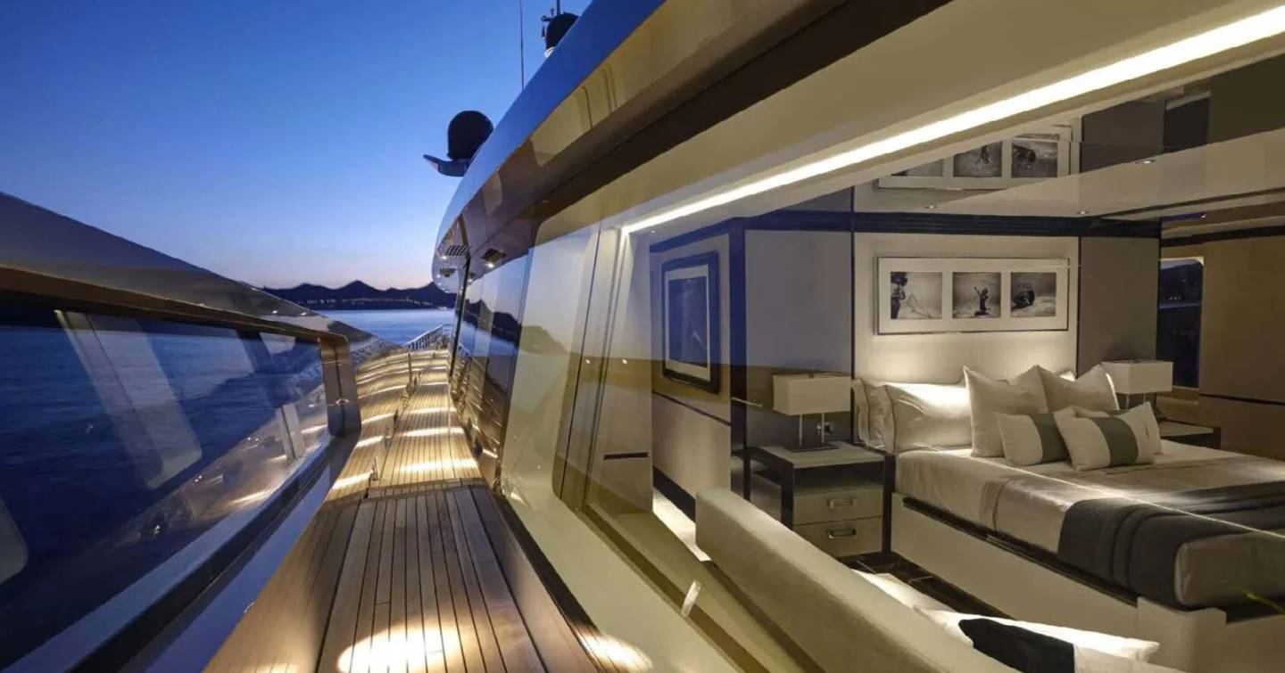 Superyacht Excellence V glass walkaround
