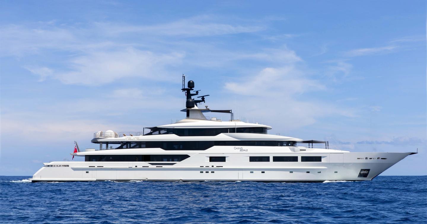 Tankoa superyacht Casino Royale under way 