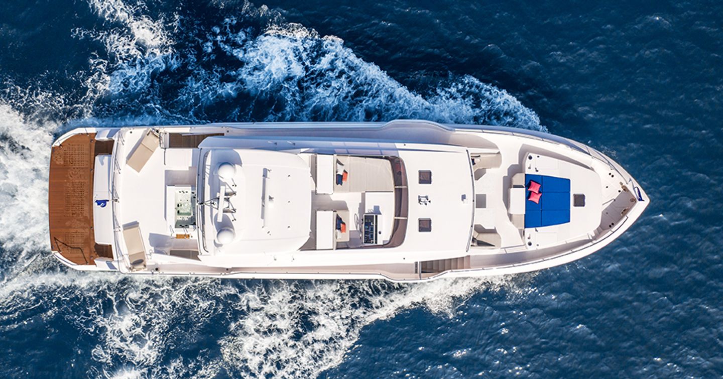 Aerial view of Horizon FD100 motor yacht  under way