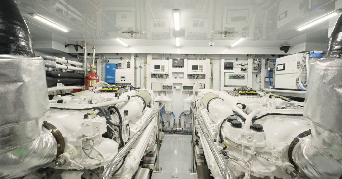 Ocean-Alexander-28L-Review-engine-room