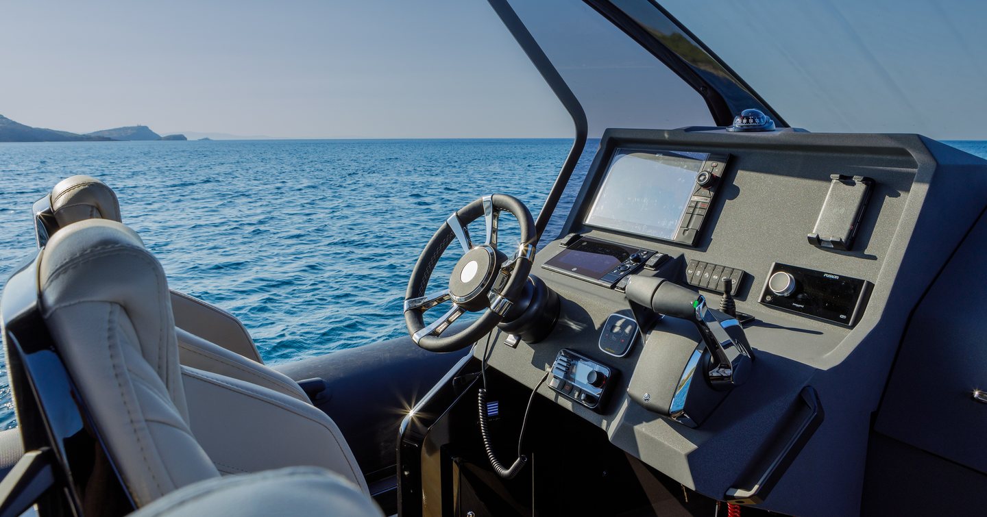 A close up of the Alpha 40 helm, complete with its windshield 