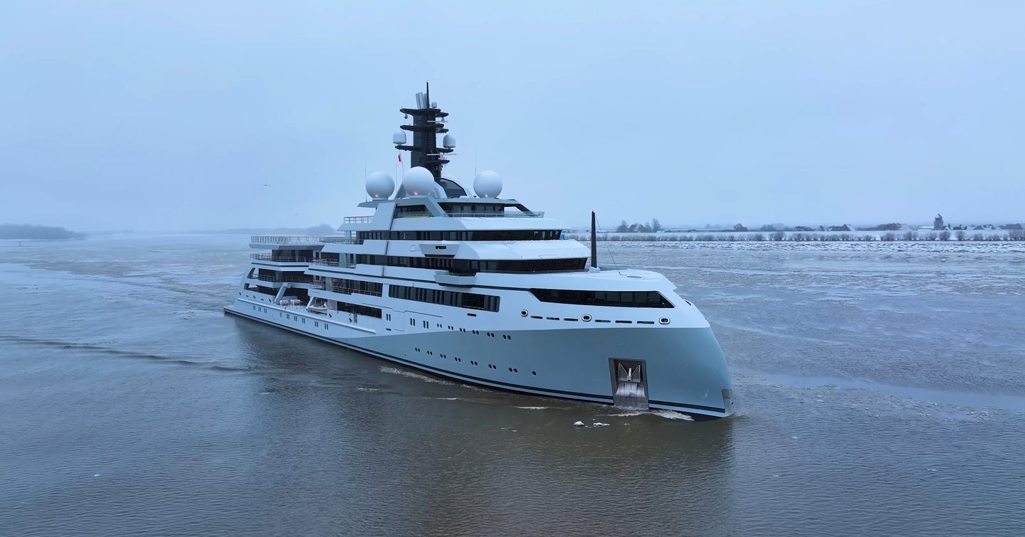 Lürssen superyacht O3 under way on sea trials 