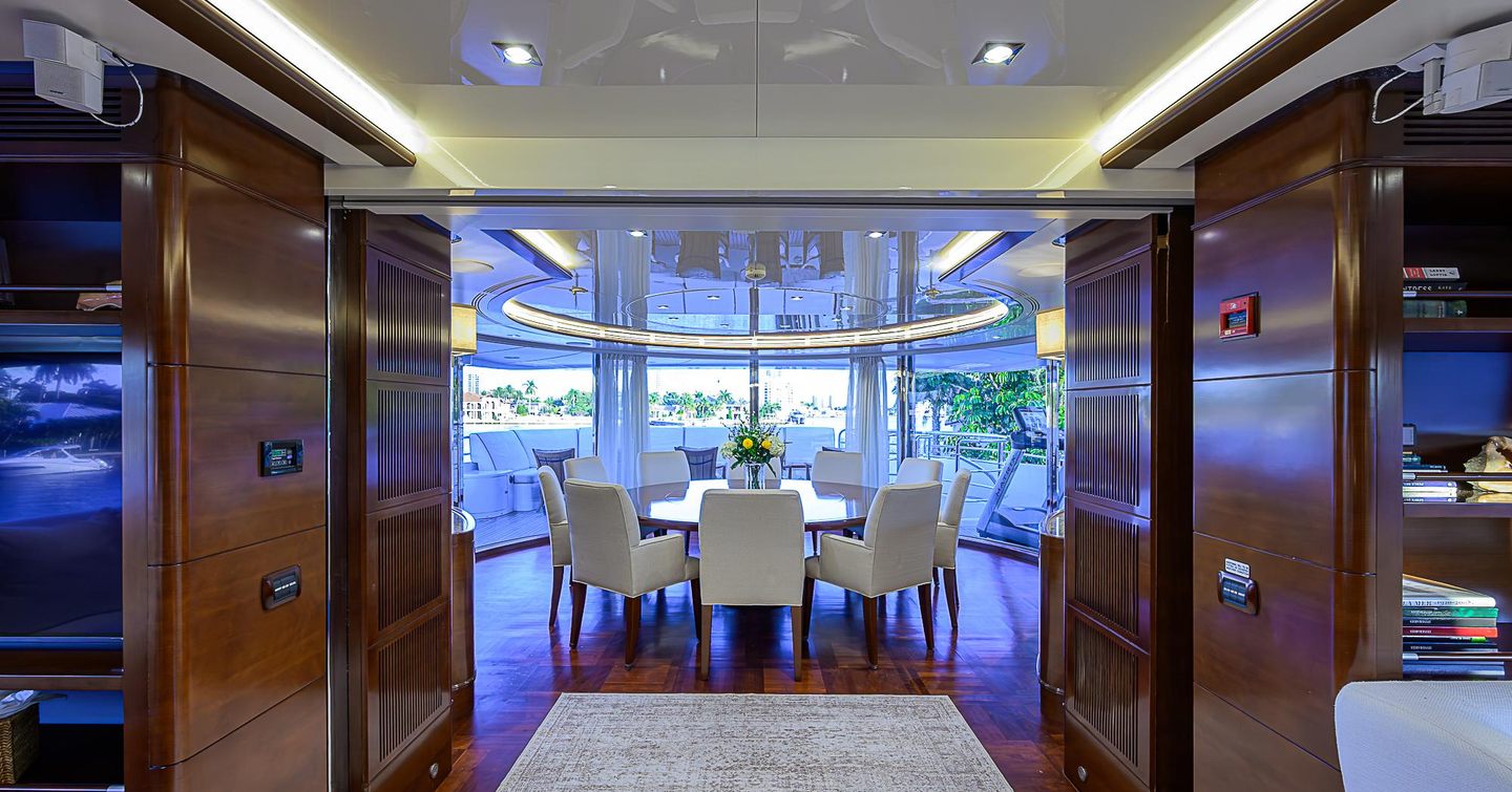  Superyacht Seascape V upper deck circular dining table