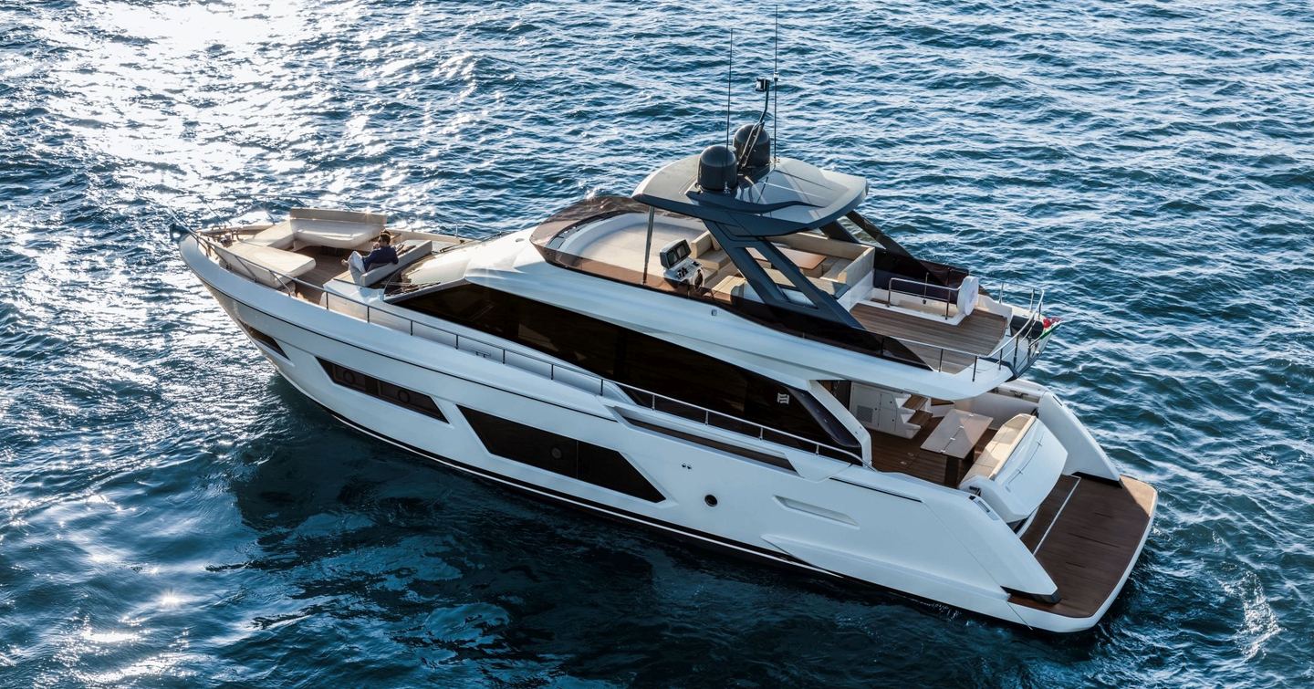 Ferretti 670 exterior