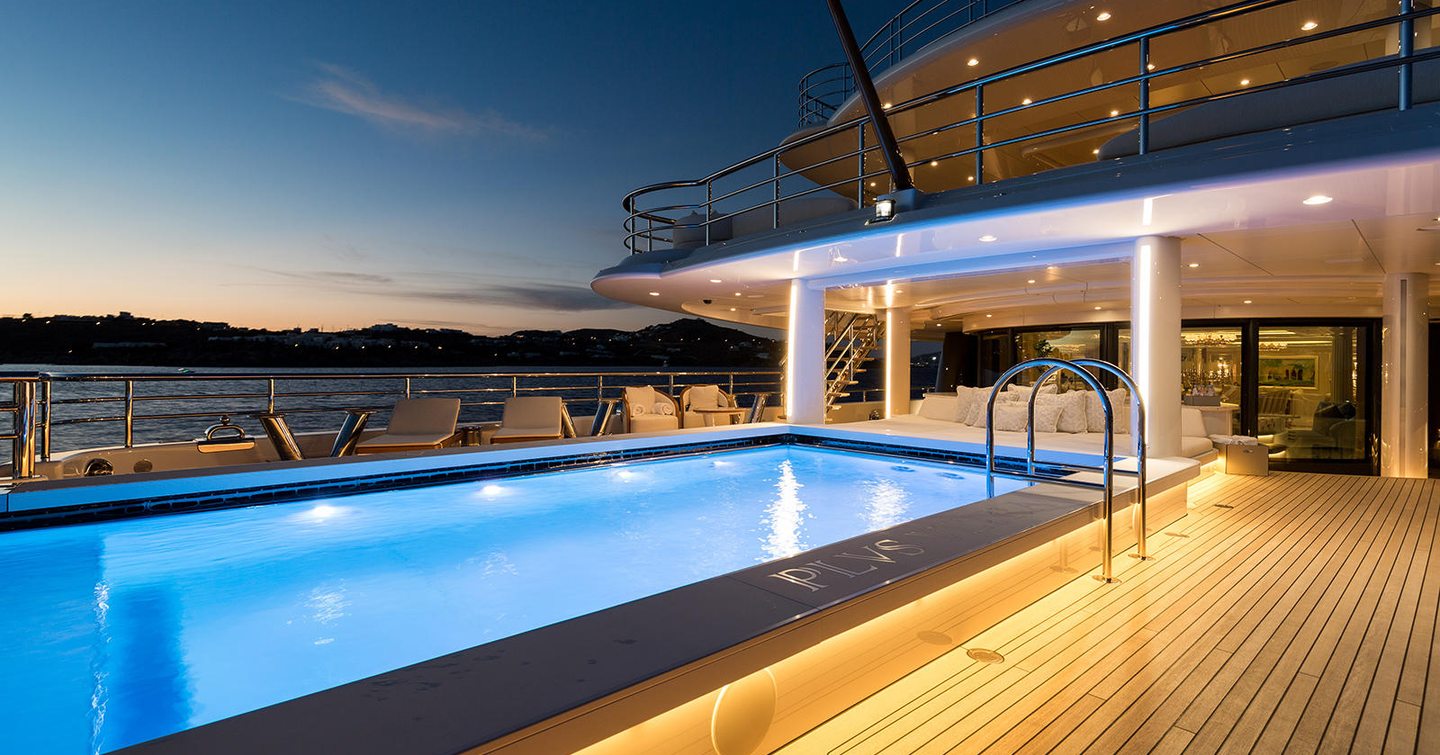 Superyacht Plvs Vltra's swimming pool