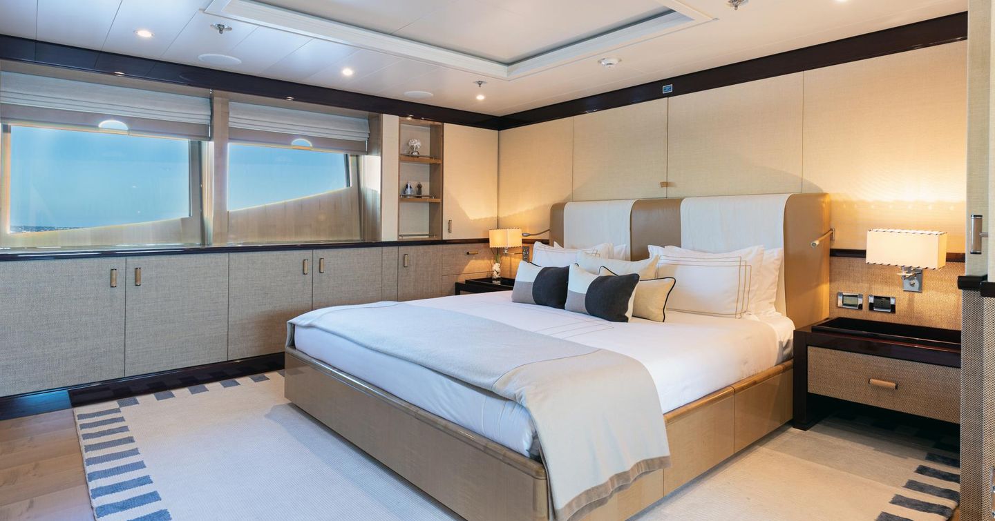 Superyacht Were Dreams master cabin