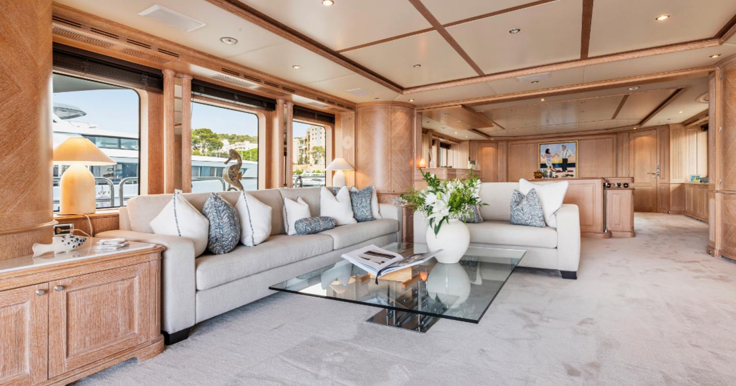 Benetti motor yacht Soho main saloon lounge 