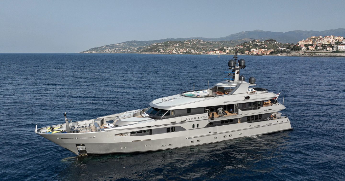 Superyacht Vibrance at anchor 