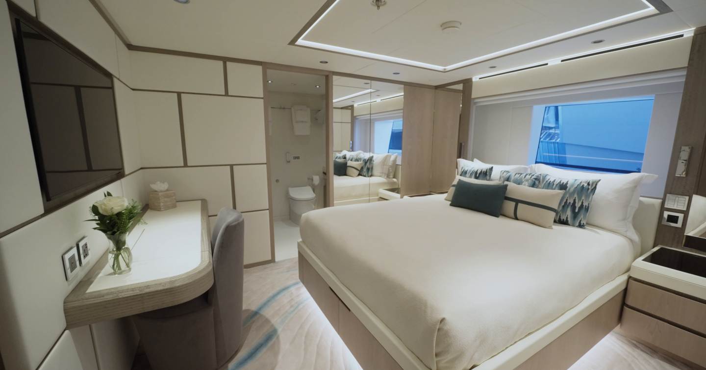 Gulf-Craft-Majesty-140-Review-VIP-cabin