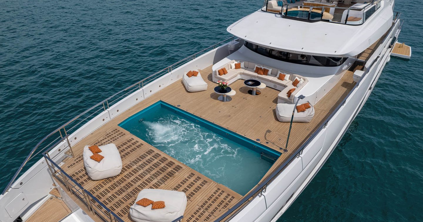 Mangusta Oceano 50 motor yacht foredeck with jacuzzi and U-shaped sunpads