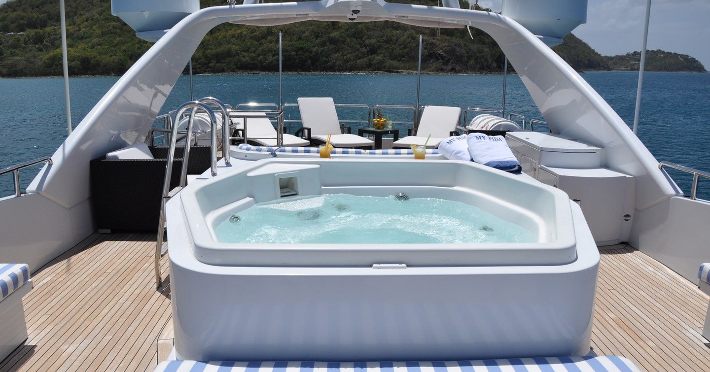 Pida yacht sundeck with jacuzzi