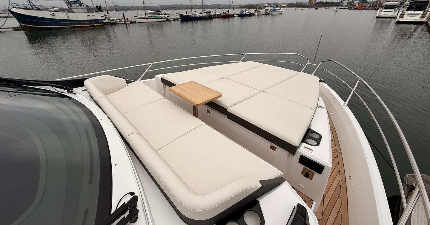 Sunseeker-Predator-55-Review-foredeck-seating