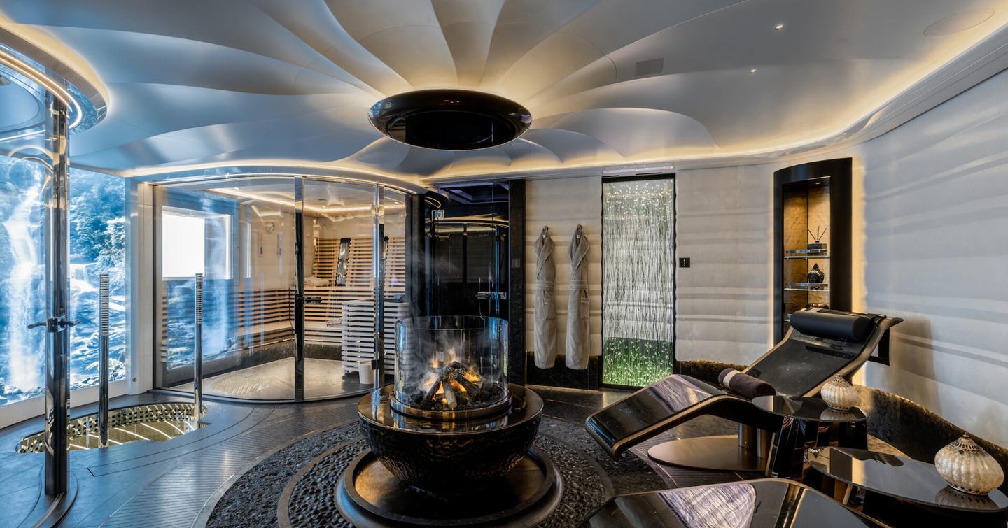 Award winning spa area onboard Kismet