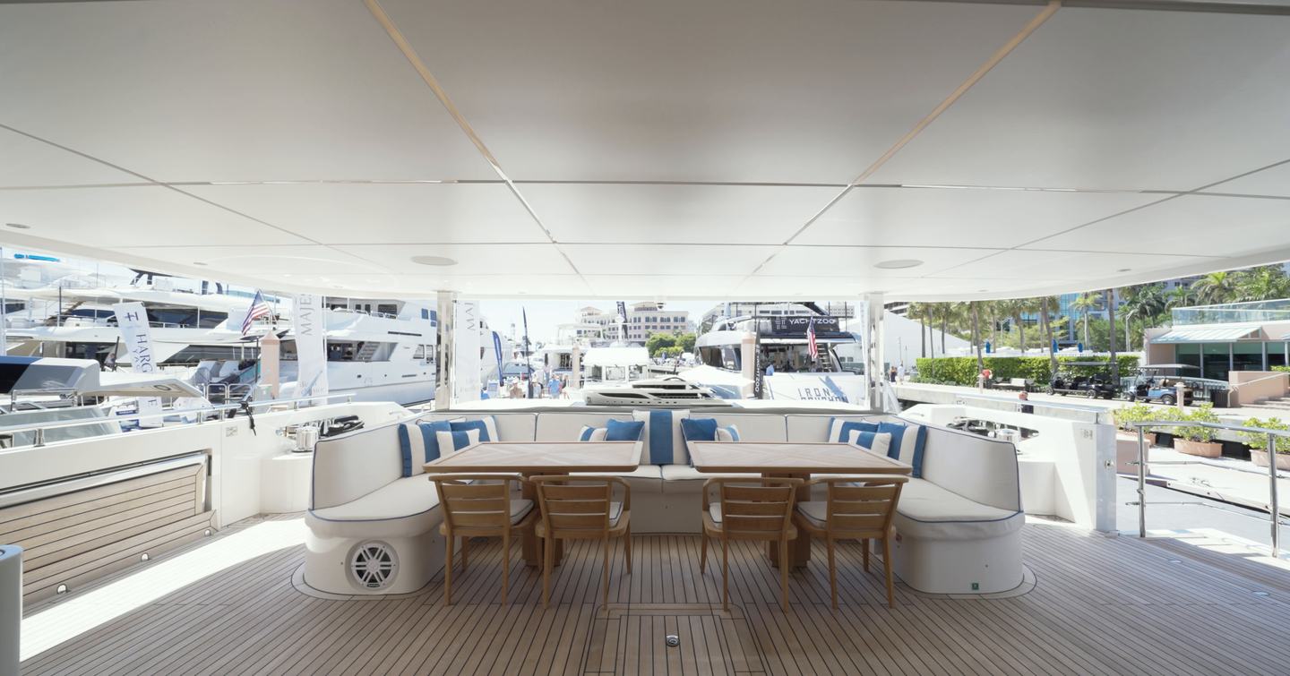 Gulf-Craft-Majesty-140-Review-cockpit