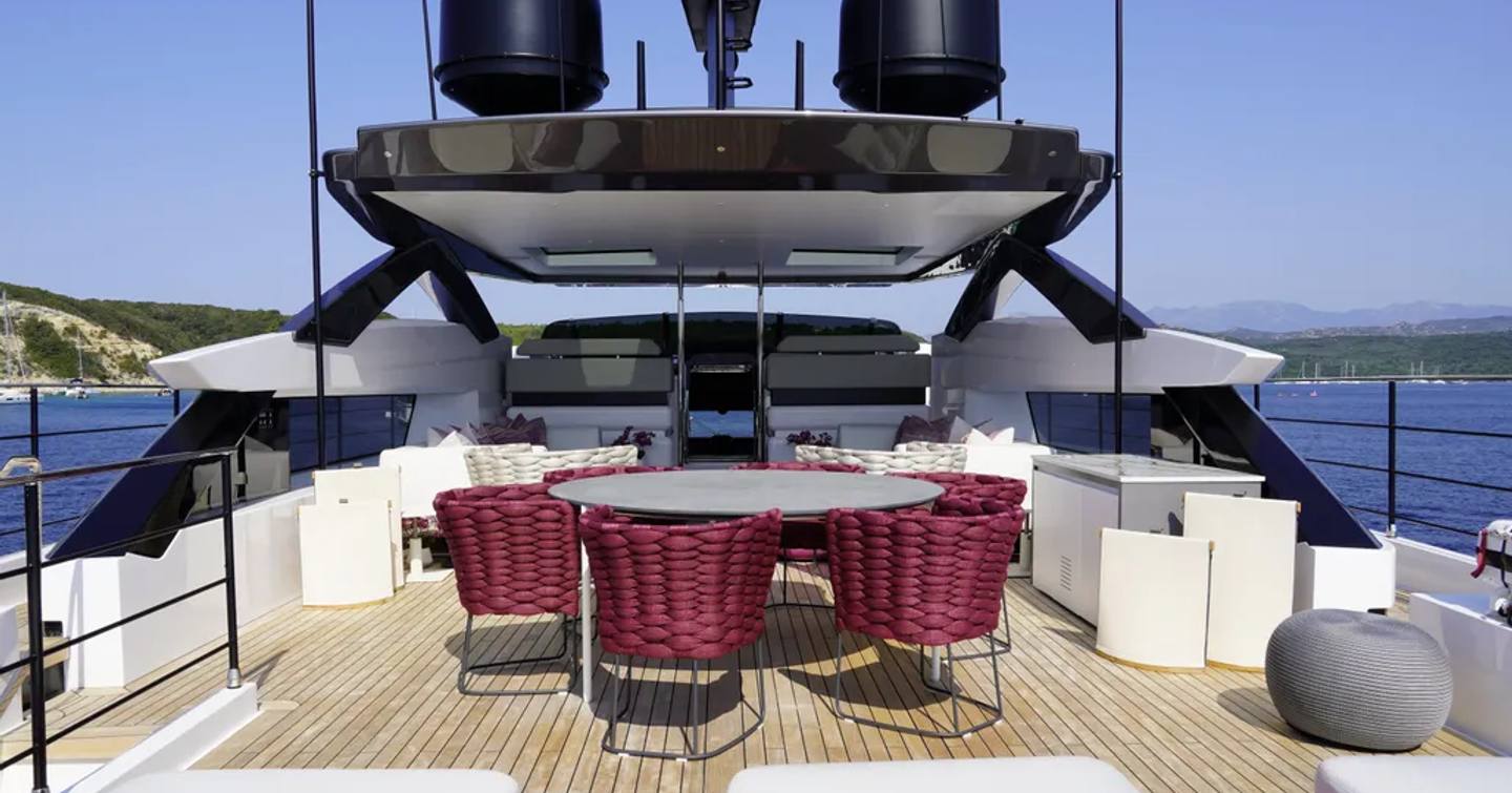Motor Yacht Sodan's flybridge with circular seating