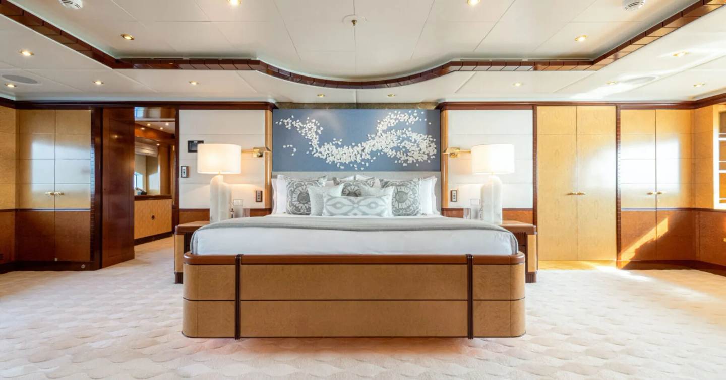 Superyacht Jaguar's owners bedroom