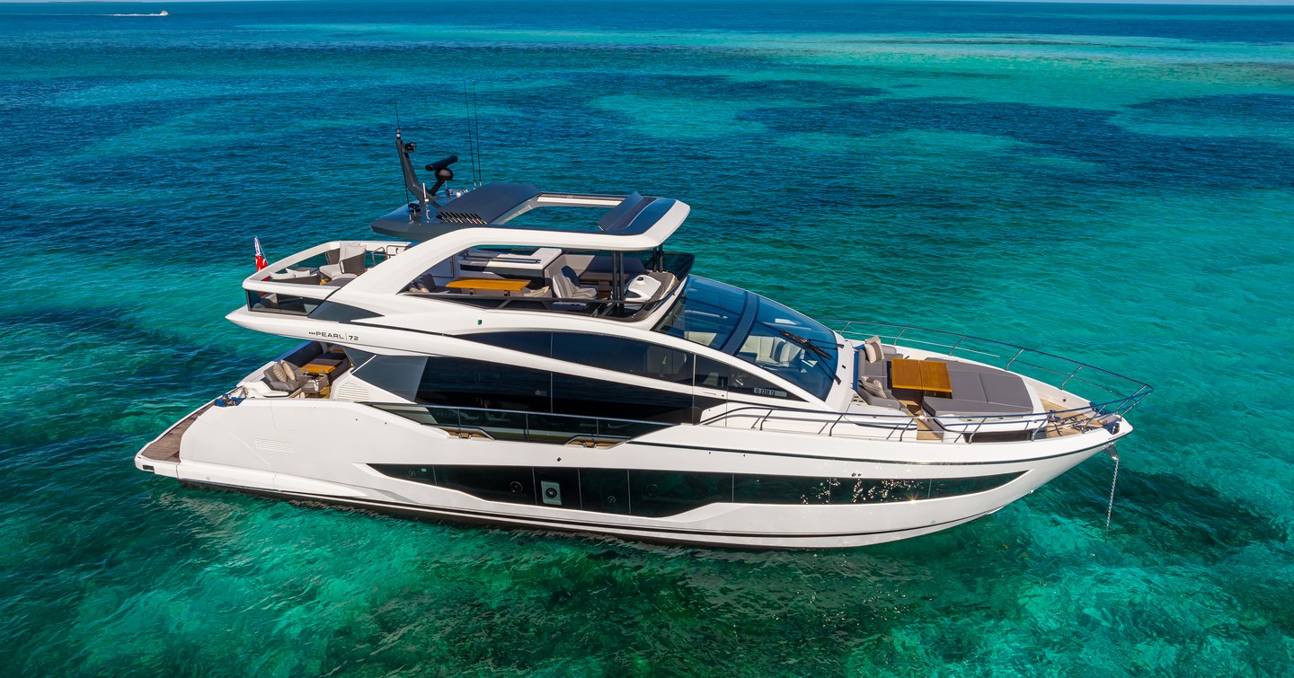 Pearl 72 flybridge 