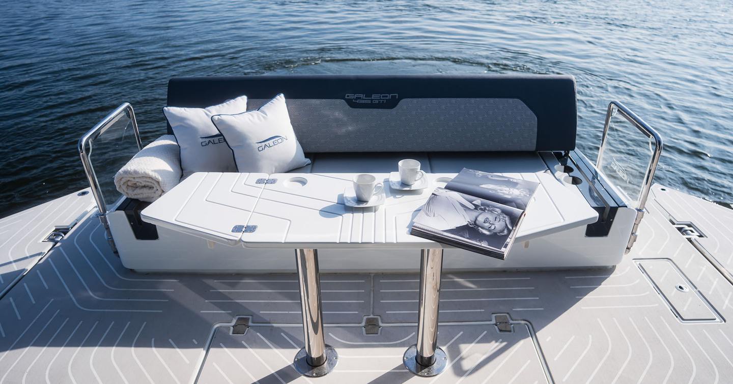 Galeon-435-GTI-Review-cockpit-seating