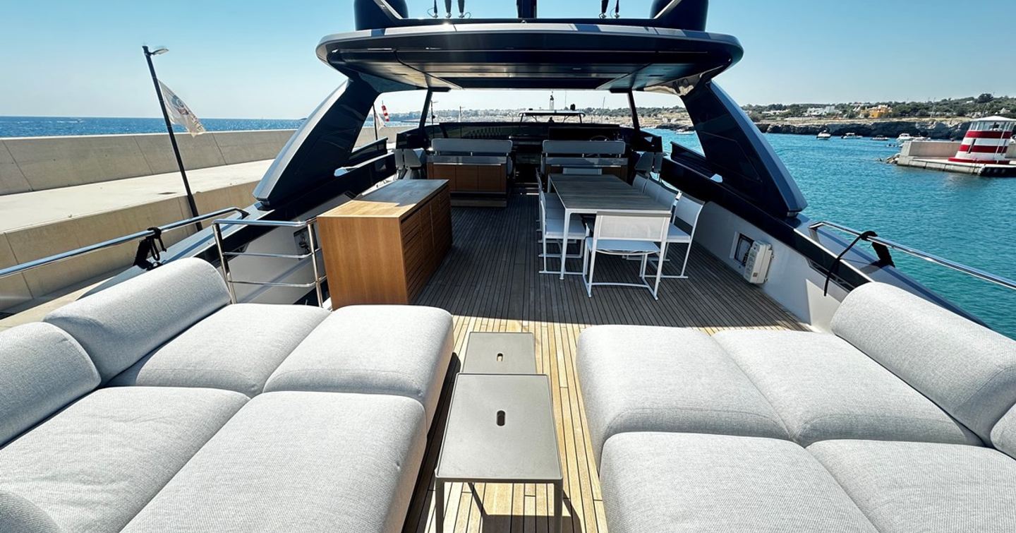 Sanlorenzo motor yacht Saam II sundeck with sun pads 