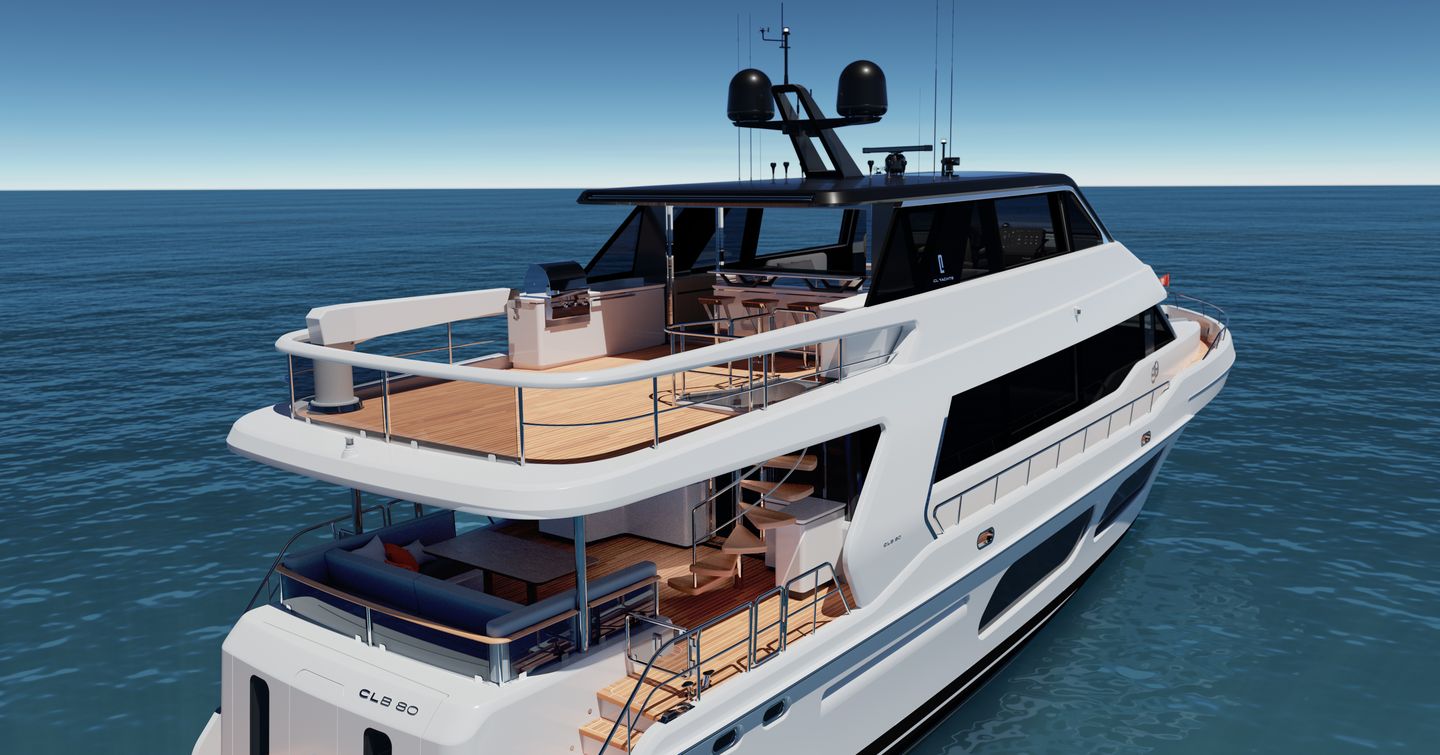 CLB80 flybridge