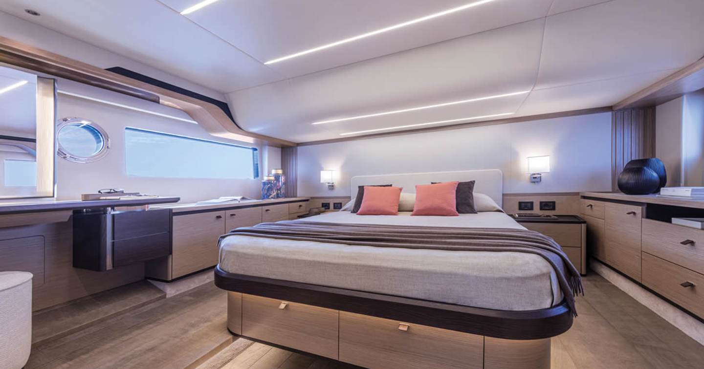 Absolute-Navetta-53-owner-cabin