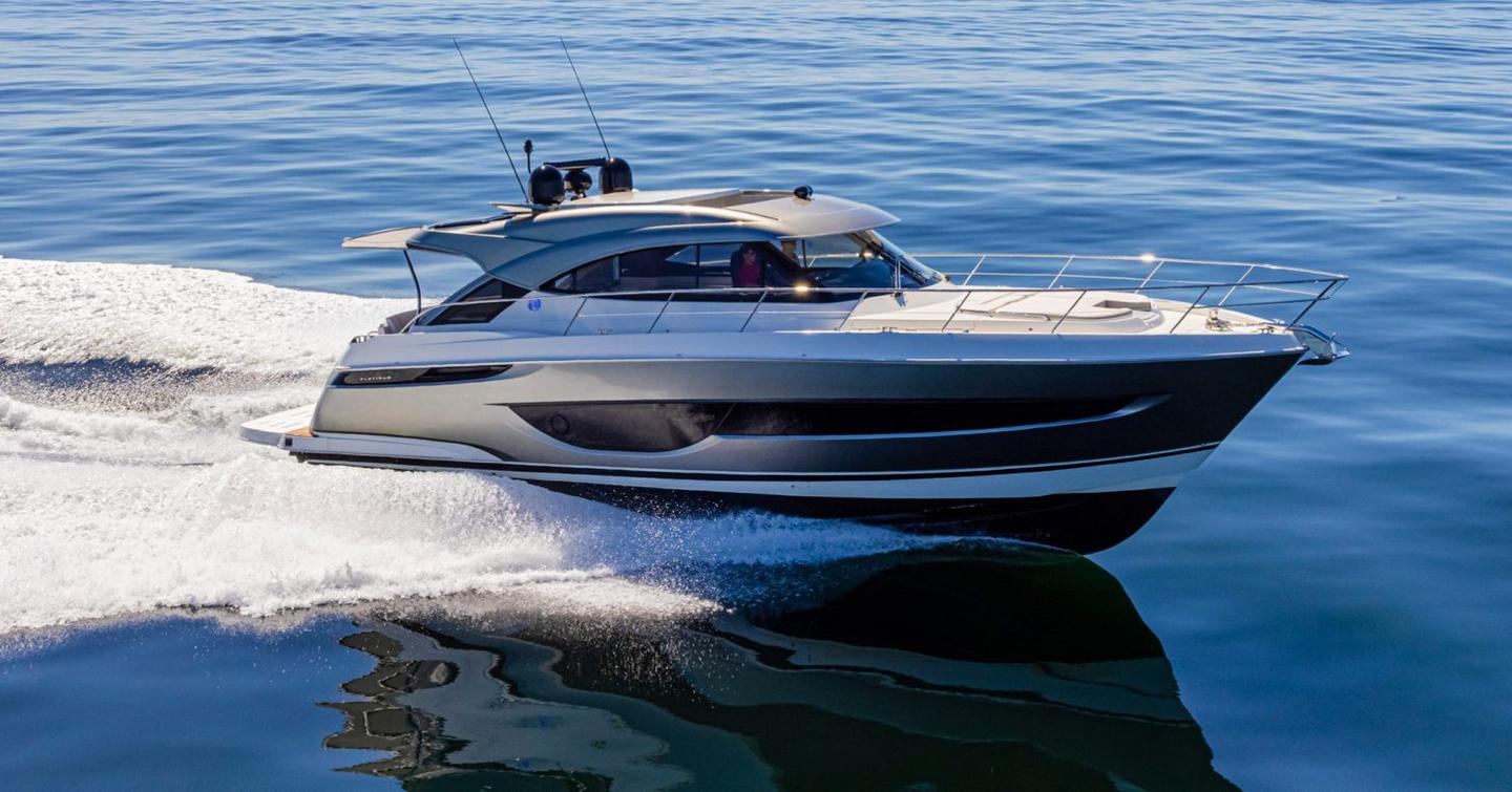 Riviera 4600 Sport Yacht Platinum Edition motor yacht under way