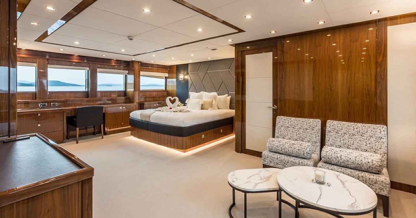 Motor Yacht Katariina I main bedroom