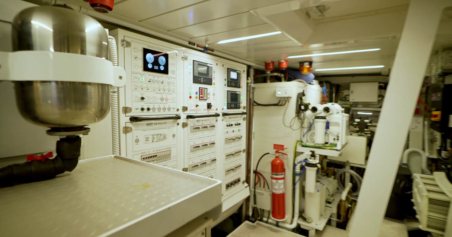 AB-80-Review-engine-switching