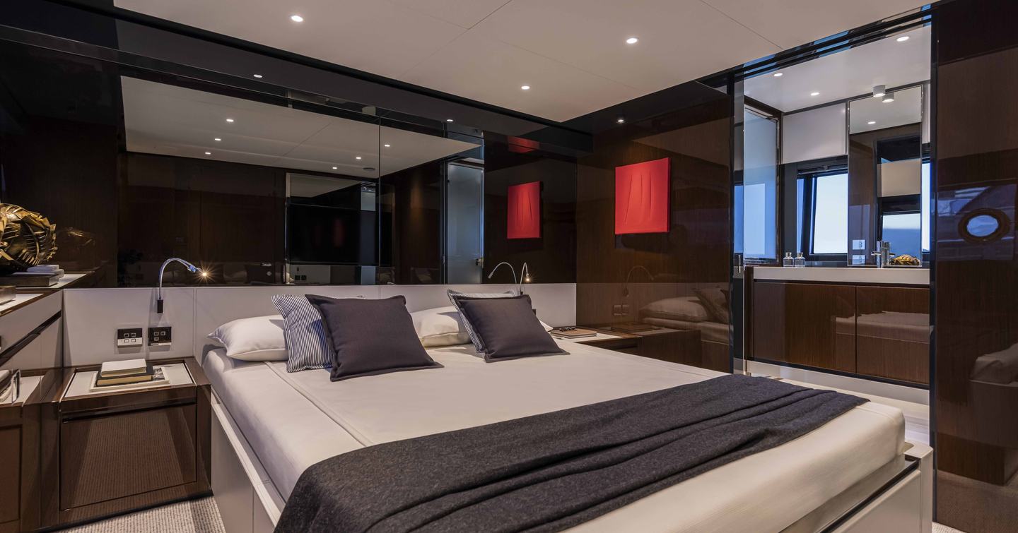 Riva-68-Diable-Review-owner-cabin-view-into-ensuite