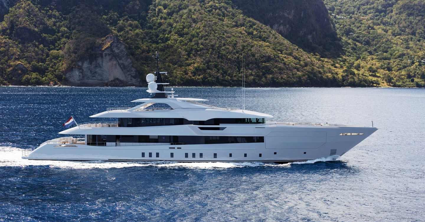 Rendering of Project Ceres superyacht under way