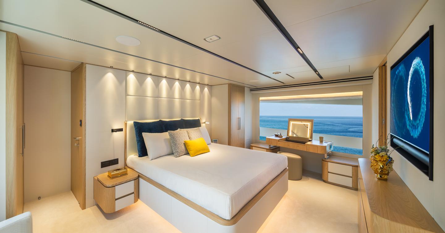 Seventh Horizon FD110 motor yacht master cabin 