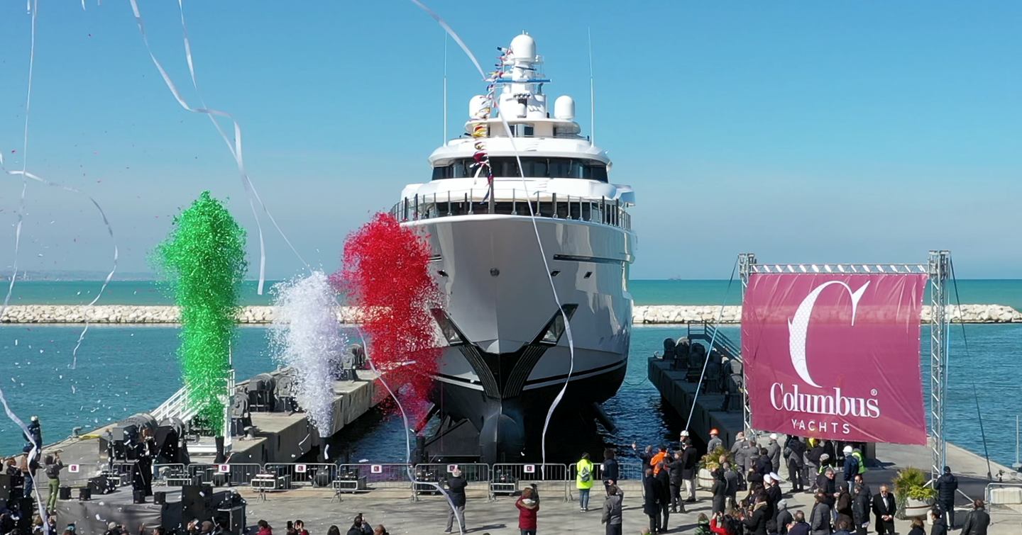 motor yacht DRAGON launch