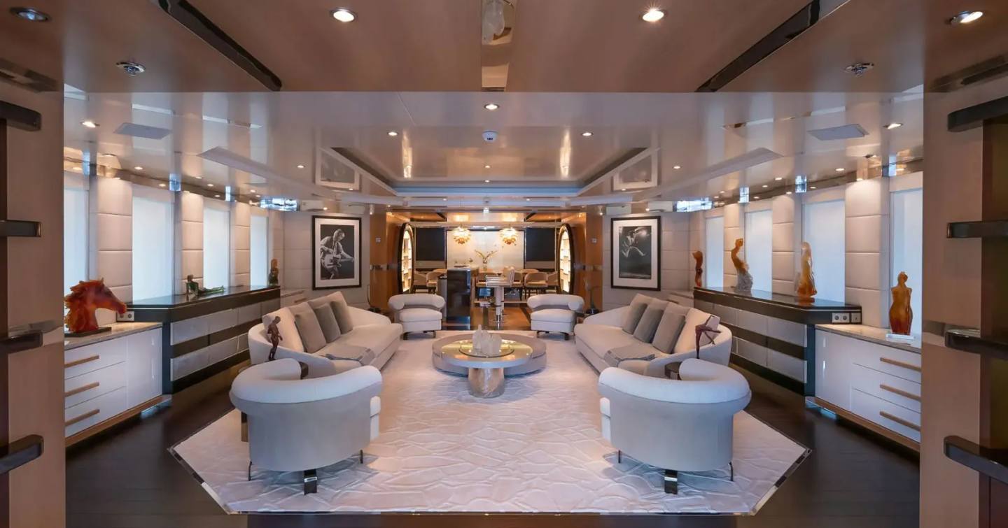 Superyacht Scott Free main saloon