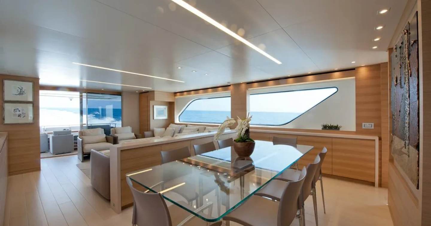 Motor yacht Fontana main saloon with dining table 