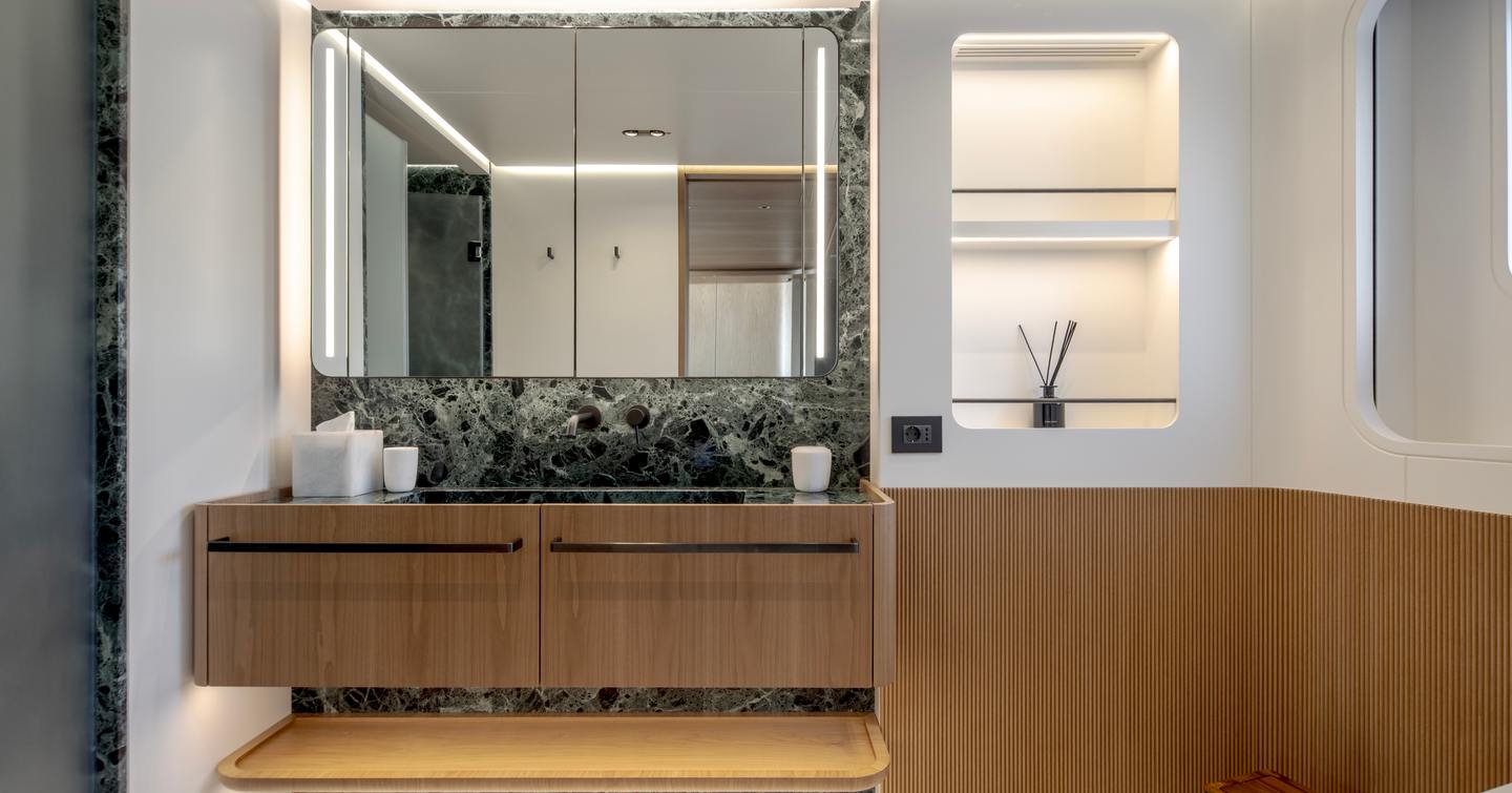 Explorer Yacht Cabana master cabin ensuite 