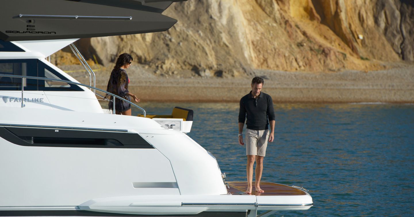 flybridge, swim platform, tender choice