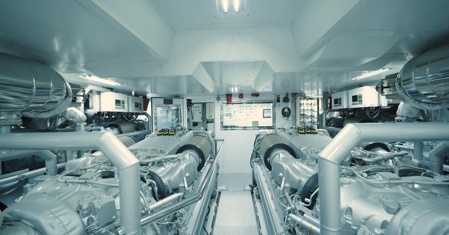 Mangusta-GranSport-54-Review-engine-room