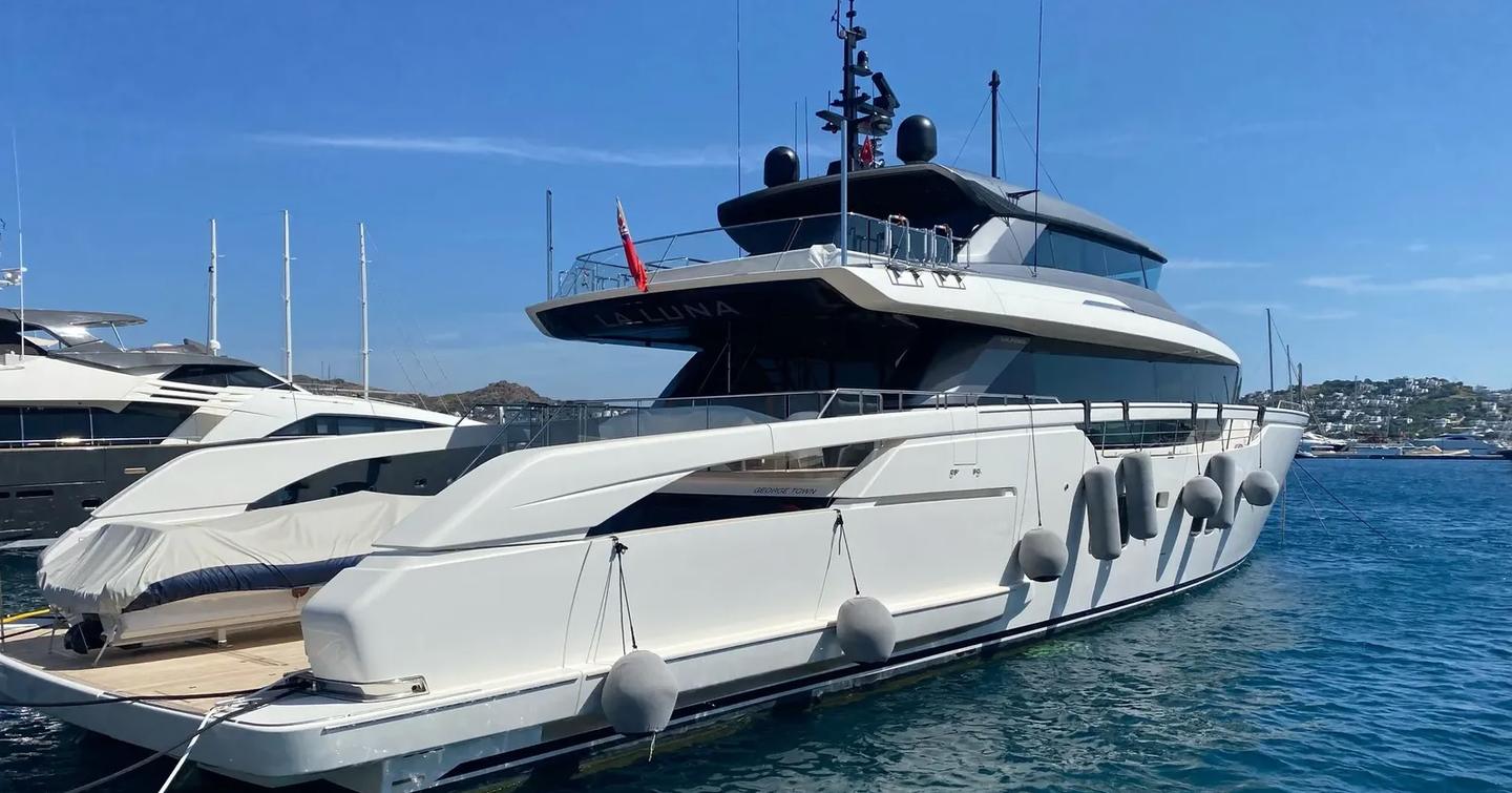 Aft of motor yacht La Luna