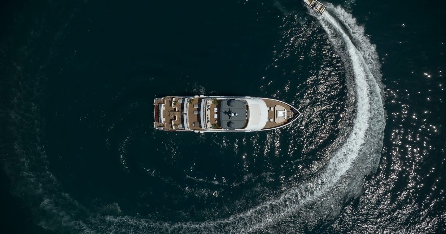 Benetti-B.Yond-37M-overhead