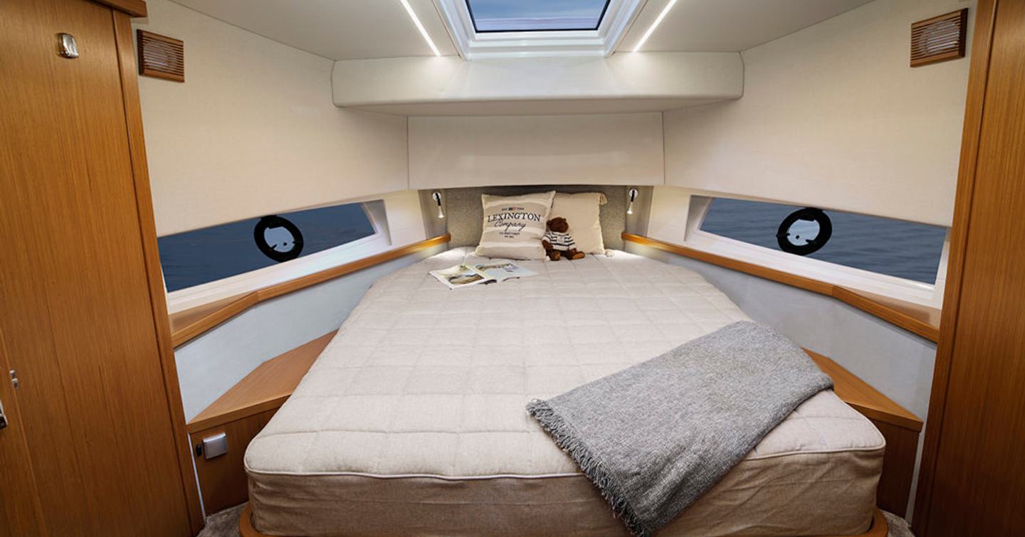 Sargo 45 owner's cabin