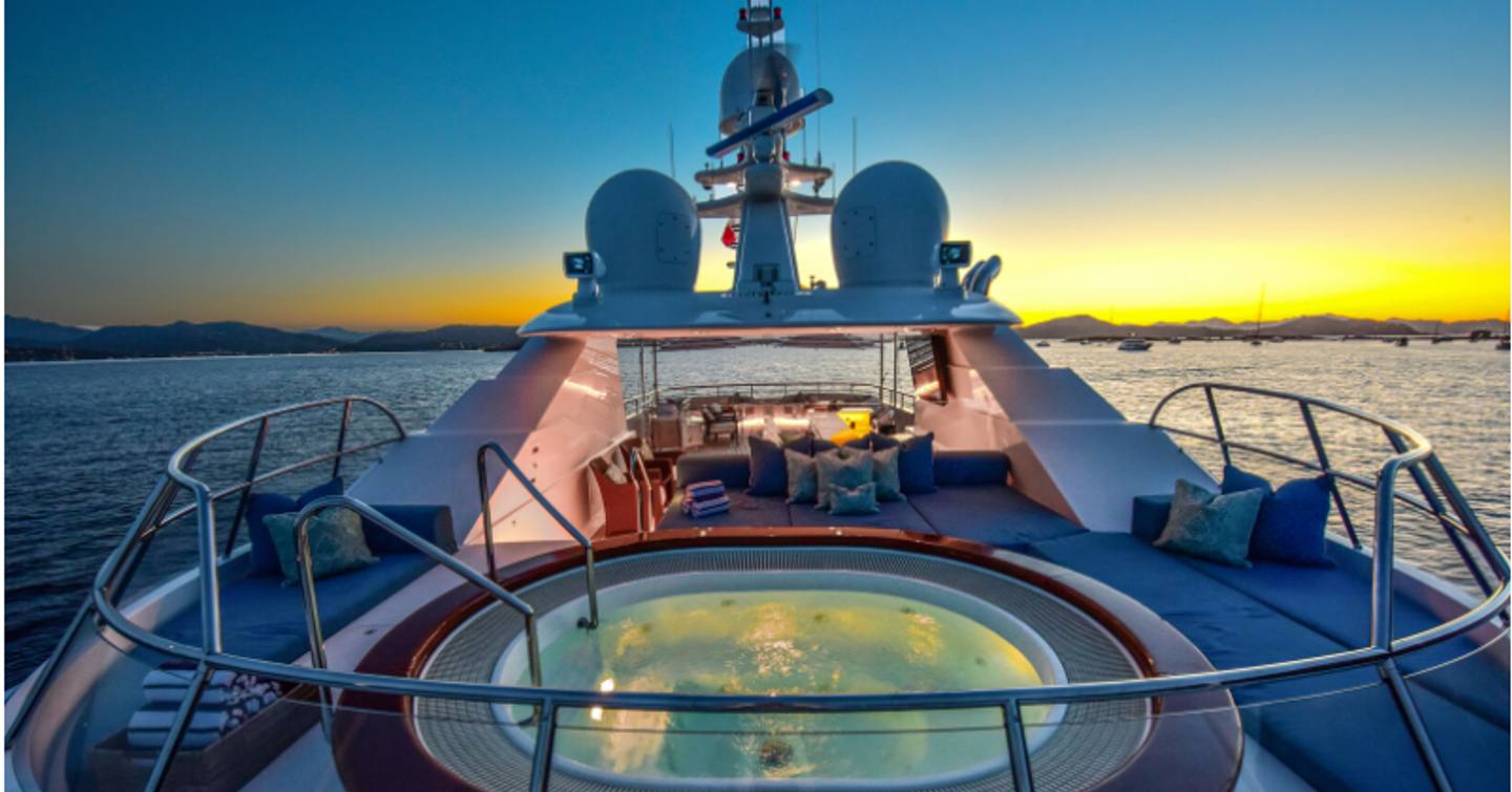 Superyacht Berilda's upper deck jacuzzi