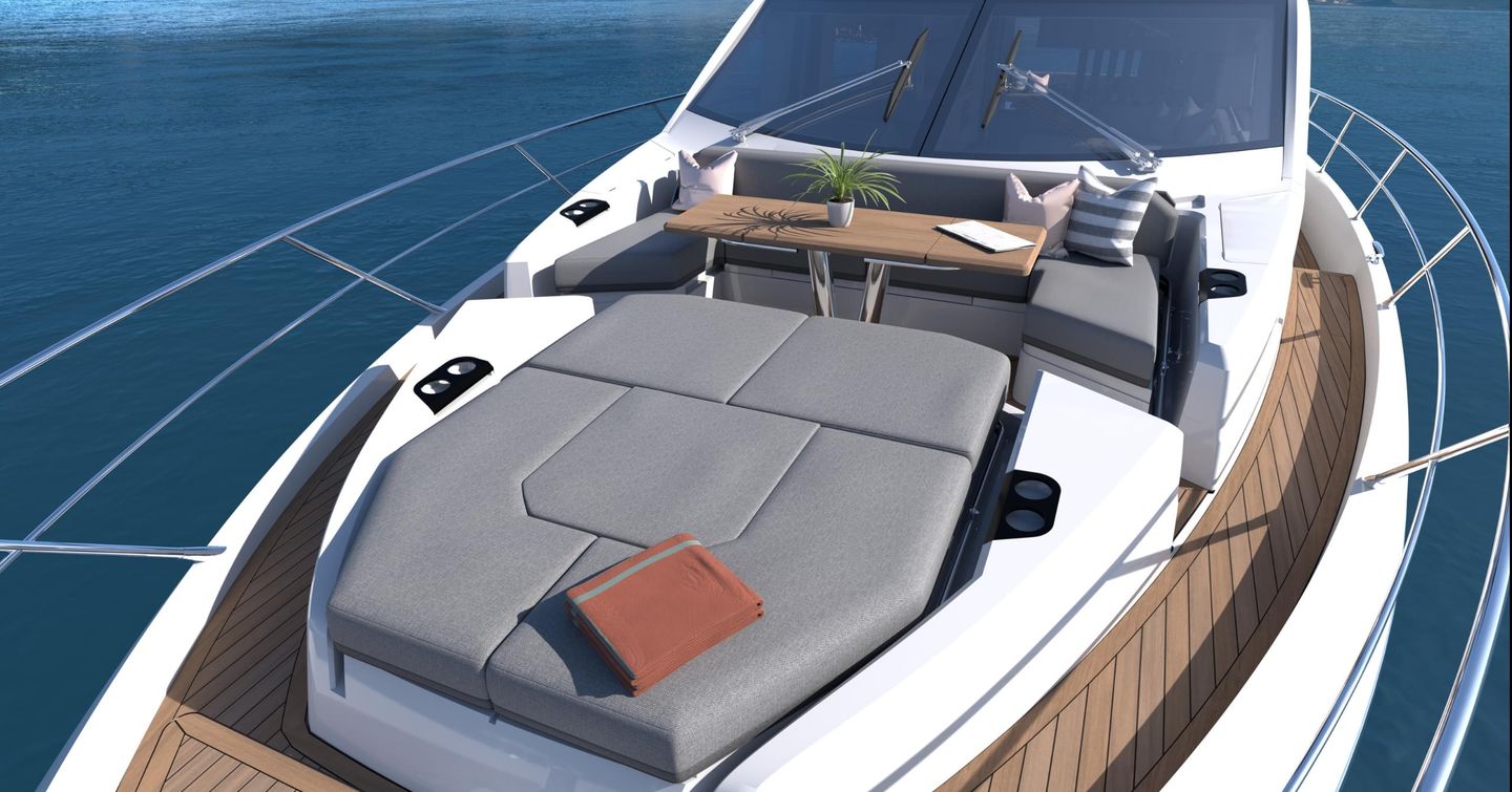 Sunpads on motor yacht Manhattan 68 with seating area