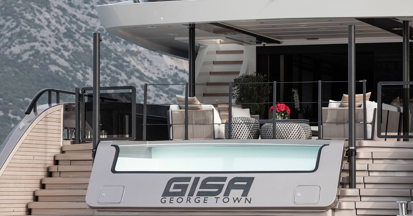 Superyacht Gisa beach club 