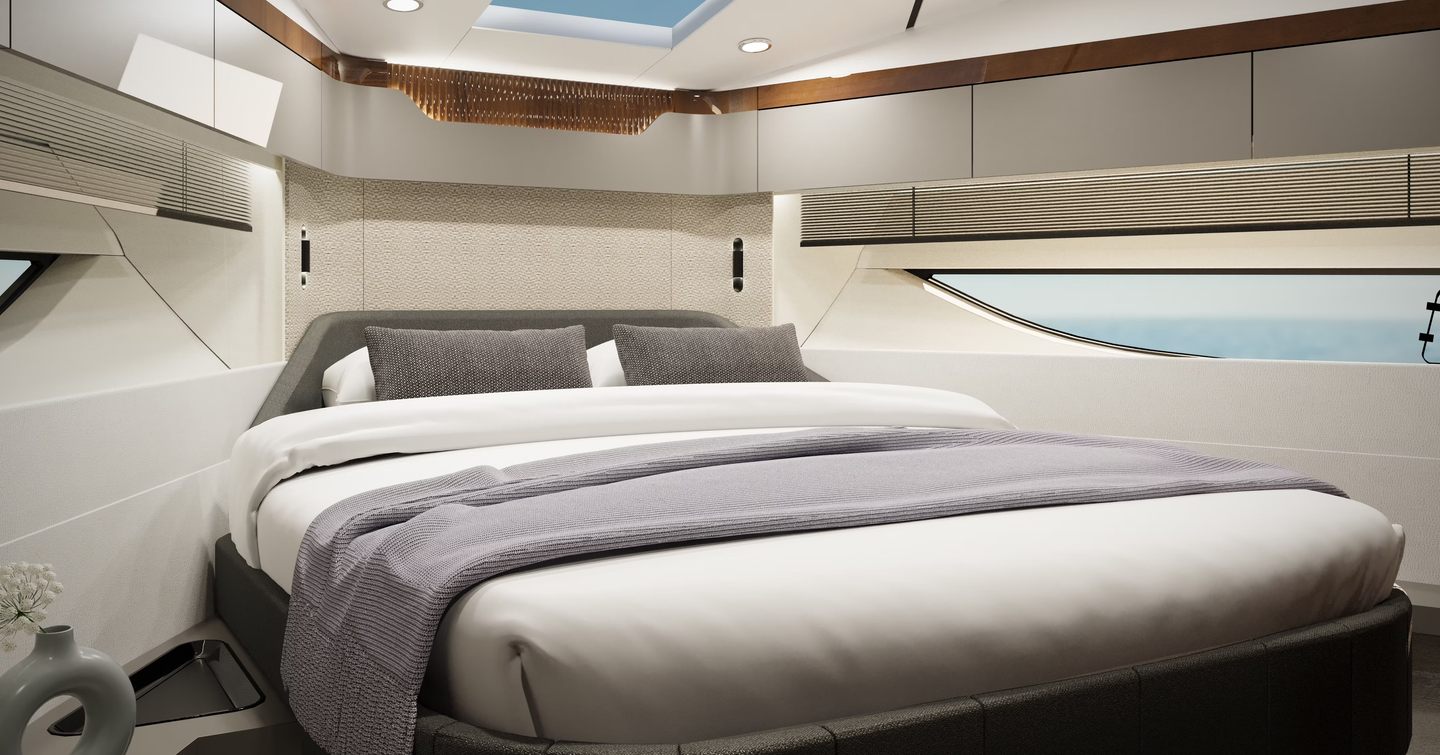 Fairline Targa 47 owners cabin bed area
