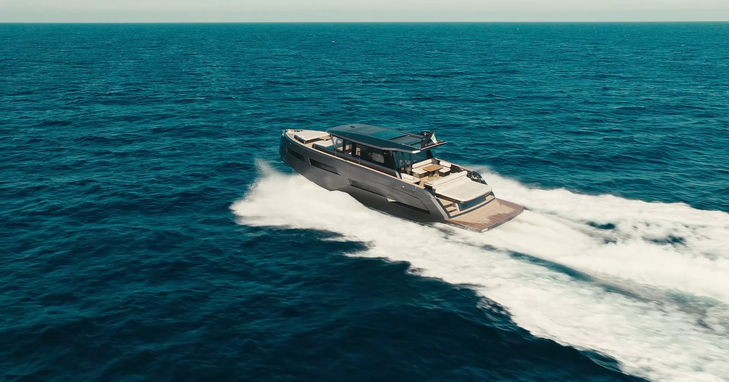 Pardo GT65 running at speed from aft three-quarter view