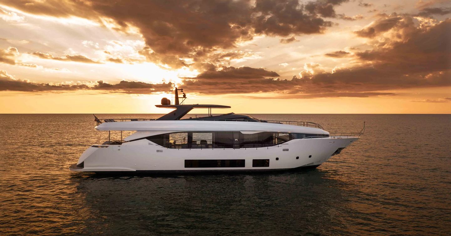 Maiora 30 Flybridge motor yacht at anchor