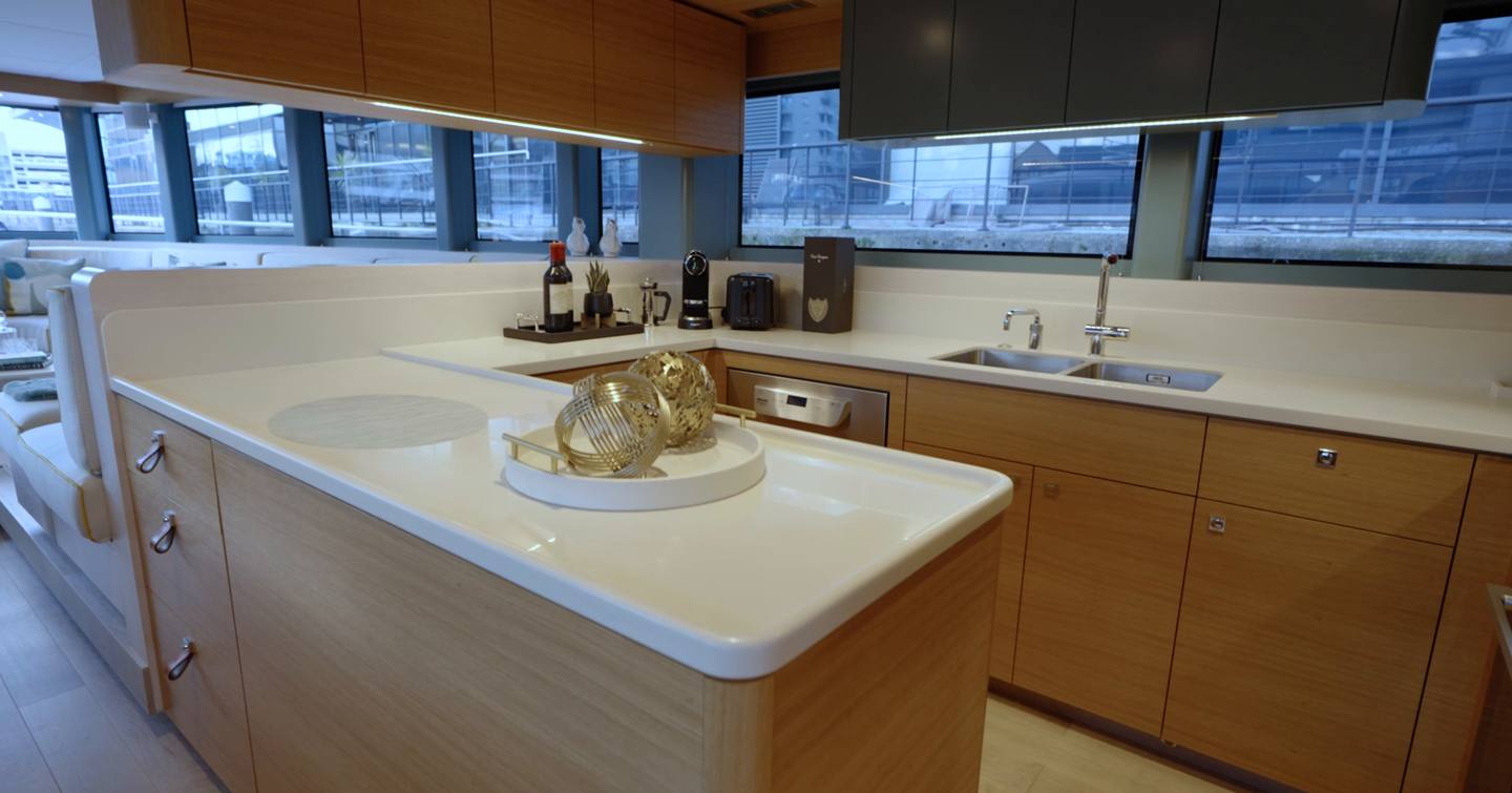 Arksen-85-Review-galley