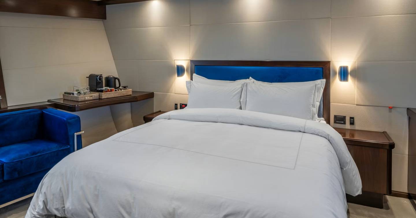 Motor yacht Sultana master cabin bed area